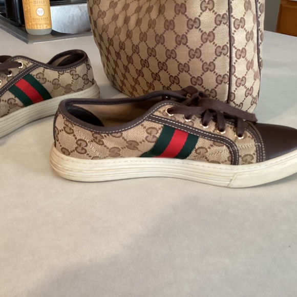 Gucci Handbags - Picture 6 of 12